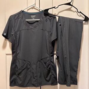 Women’s SCRUBSTAR SCRUBS top and bottom size small.